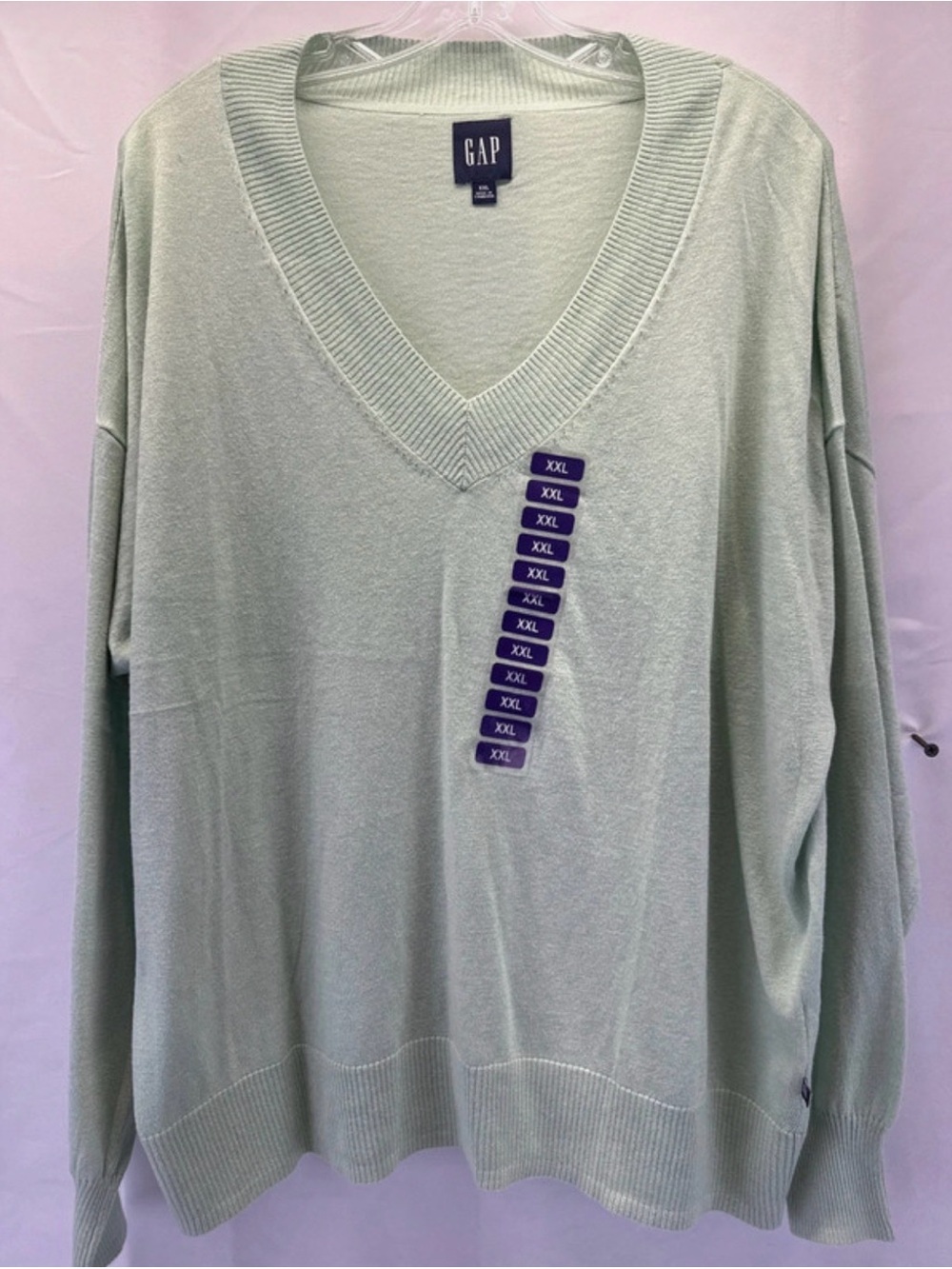GAP Women's V-Neck Sweater in Light Mint - XXL